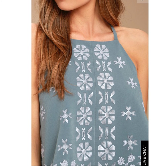 ✨DUSTY SAGE EMBROIDERED CROP TOP - Picture 6 of 8